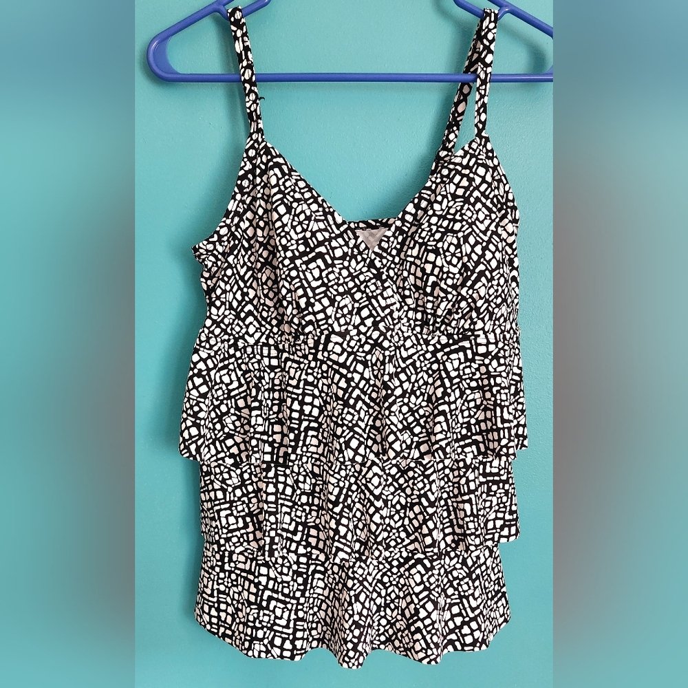 St John's Bay Women's Black & White Tankini Top Size 16W